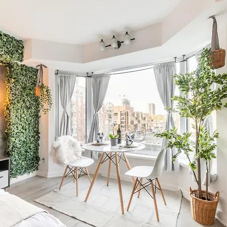 Yorkville Plaza Express Stay